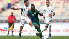 记者：曼联领跑谢什科争夺战，莱比锡要价7500万欧+浮动（曼联在谢什科争夺战中暂居领先，莱比锡标价7500万欧外加浮动条款）