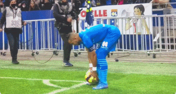 诺伊尔谈续约：取决于我的身体状态，明年3月我会认真考虑