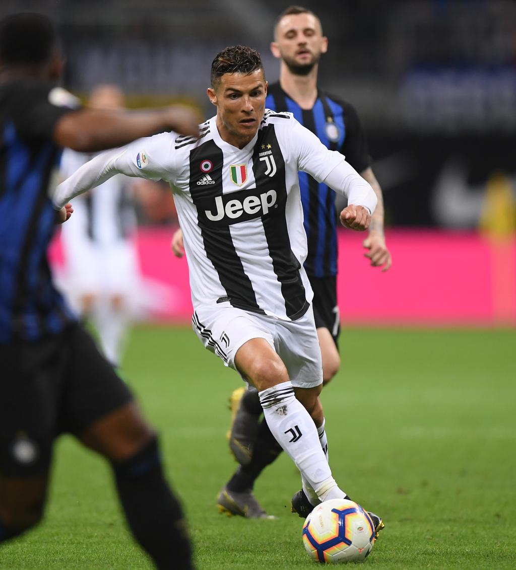 跨越20年的青春！C罗有望迎来个人第六次世界杯之旅（20年韶华见证！C罗或将踏上第六次世界杯征程）