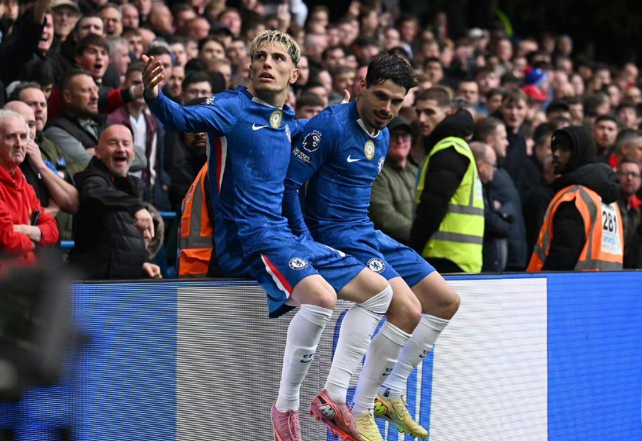 金球奖&FIFA最佳对比：近十年6次相同，梅西莱万争议大（金球奖与FIFA最佳盘点：近十年6度重合，梅西与莱万成争议焦点）