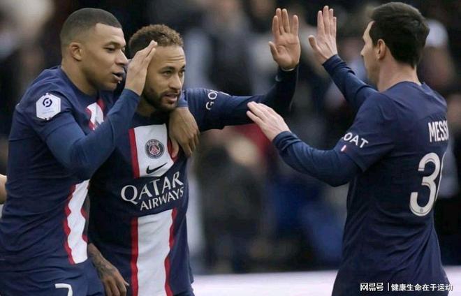 斯基拉：本菲卡正在关注科斯蒂奇，穆里尼奥对他十分赏识（斯基拉：本菲卡有意科斯蒂奇，穆里尼奥对其极为欣赏）