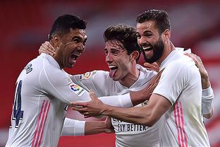 TA：阿森纳真正的隐患集中于防线；维拉的阵容几乎没容错空间（TA：阿森纳的薄弱点在防线；维拉阵容几乎无容错余地）