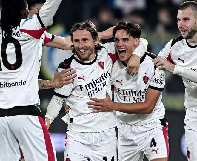 阿圭罗：阿根廷能赢2026世界杯；梅西是巴萨队史最重要的球员（阿圭罗：看好阿根廷夺得2026年世界杯，梅西是巴萨史上最重要的球员）