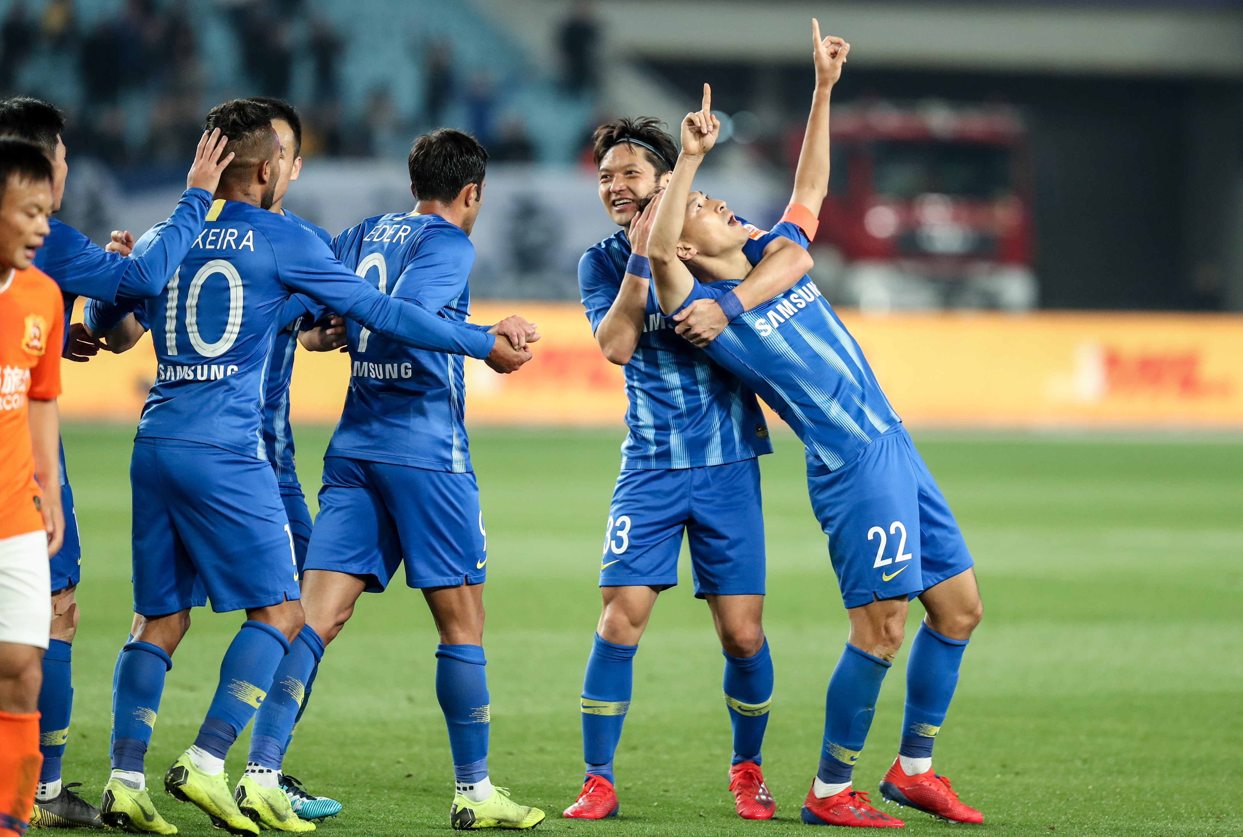 东体：河南球迷反思心态有点飘，俱乐部人士提到“大热必死”（东体：河南球迷自省心态有些浮，俱乐部人士称热门易翻车）