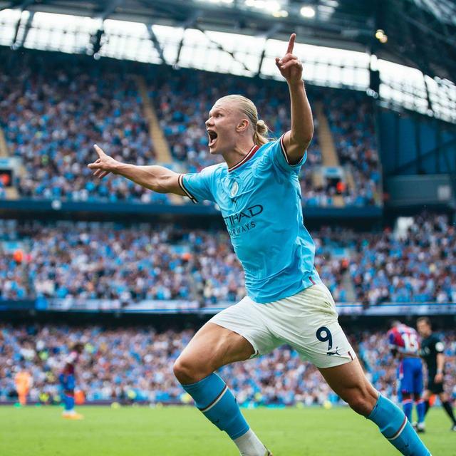 姆巴佩：四球建功刷新皇马进球纪录，坦言与传奇并肩倍感荣幸（姆巴佩大四喜改写皇马进球纪录：与传奇比肩倍感荣幸）