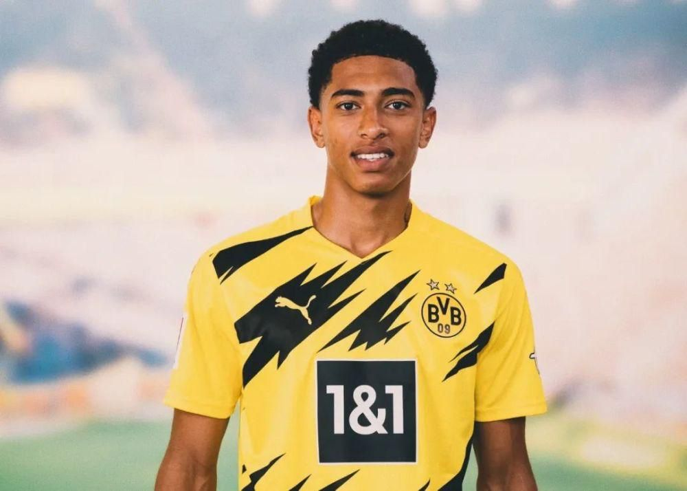 超越乔丹！库里30岁以后第94次砍下35+历史第一（库里30岁后第94次轰35+，力压乔丹位列历史第一）