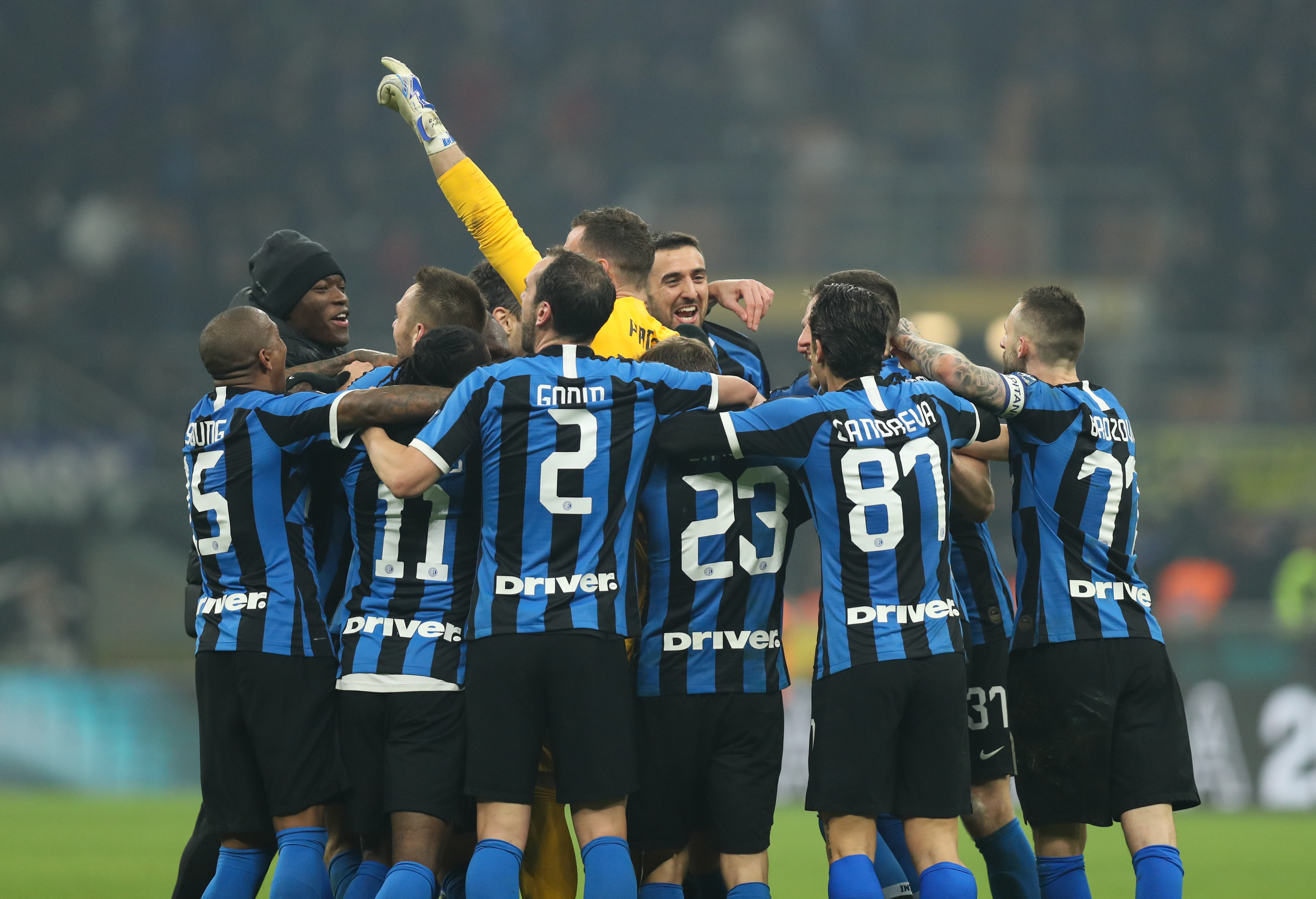 河南队球员尹鸿博宣布退役（河南队球员尹鸿博正式挂靴）