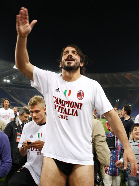 环足奖年度最佳女足球员候选：邦马蒂、普特利亚斯、凯莉在列（环足奖年度最佳女足球员候选名单公布：邦马蒂、普特利亚斯、凯莉入围）