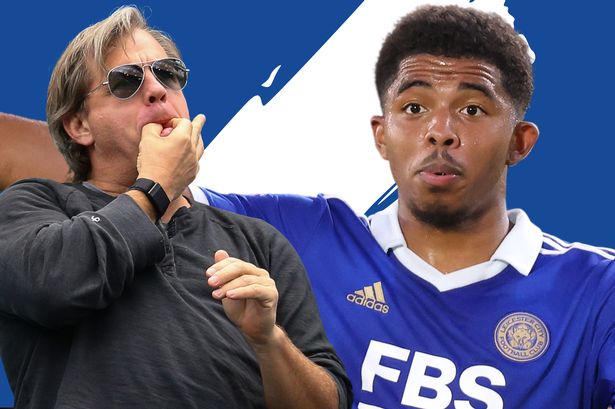 詹姆斯篮下强打稳定胜局（詹姆斯内线强攻锁定胜利）