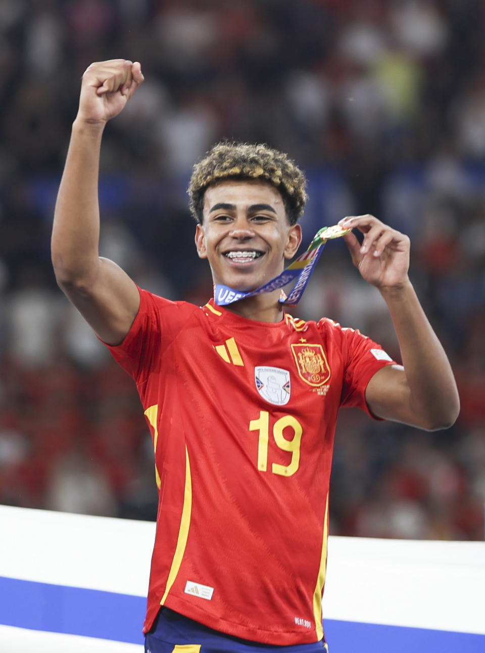 阿韦洛亚：霍安很有潜力，但需更刻苦训练才能进入皇马一线队（阿韦洛亚称霍安潜力十足，但仍需加倍苦练方可跻身皇马一线队）