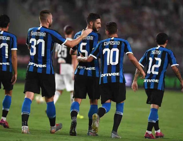 一场3-0让西甲争冠格局大乱，前2只差1分，姆巴佩追平C罗神纪录（3-0改写西甲争冠格局： 前二仅差1分, 姆巴佩追平C罗神纪录）