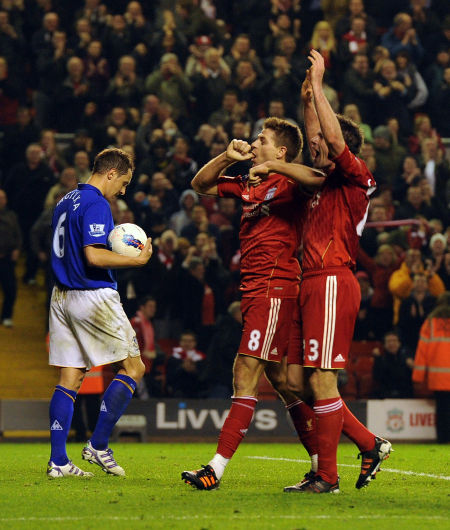 特尔施特根社媒晒恢复训练照片：很高兴归队（特尔施特根社媒分享复训照：开心回归球队）