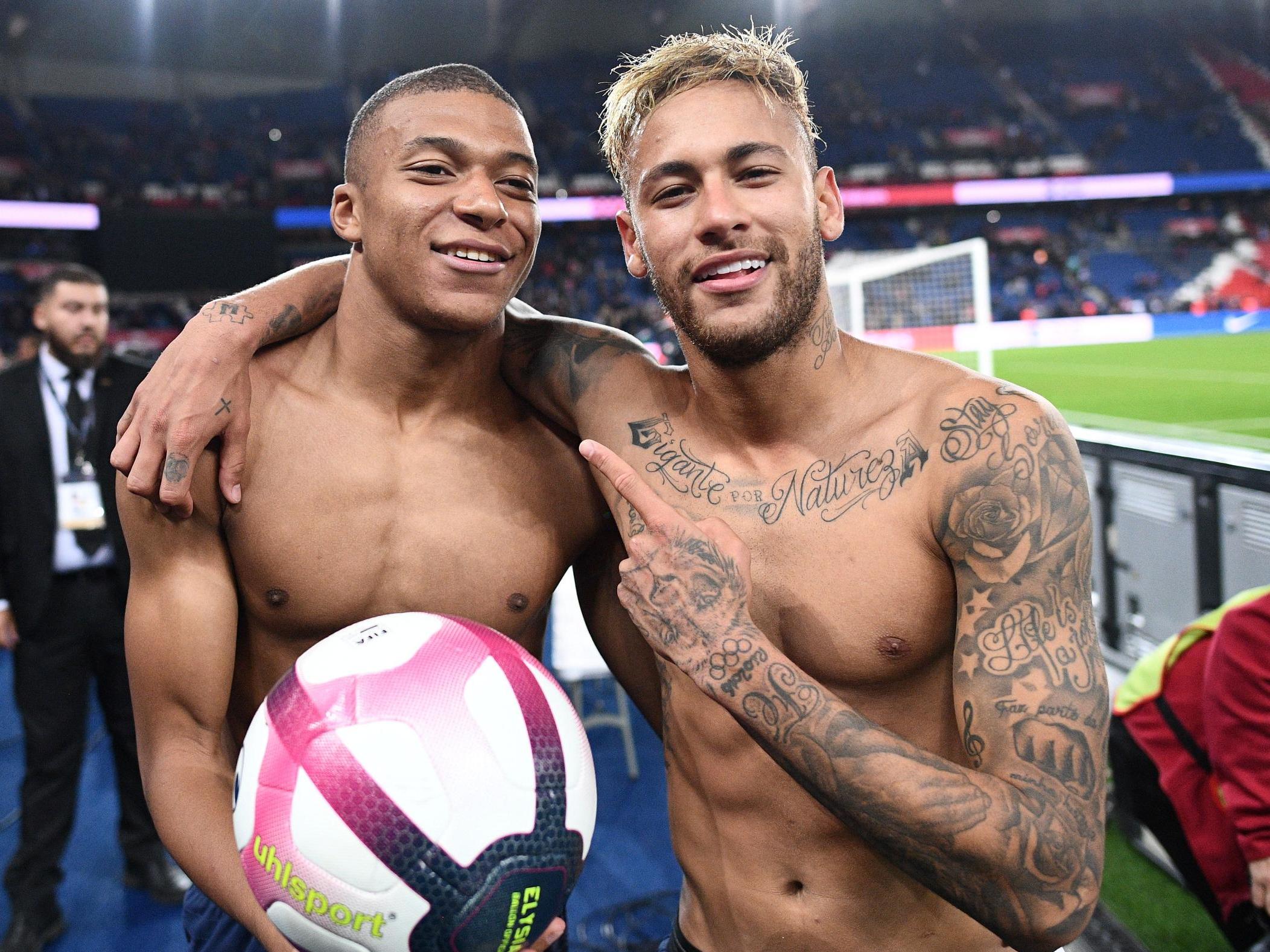 半场战报：多特0-1勒沃库森，马扎破门，格里马尔多助攻（半场战况：勒沃库森暂1-0领先多特，格里马尔多助攻马扎破门）