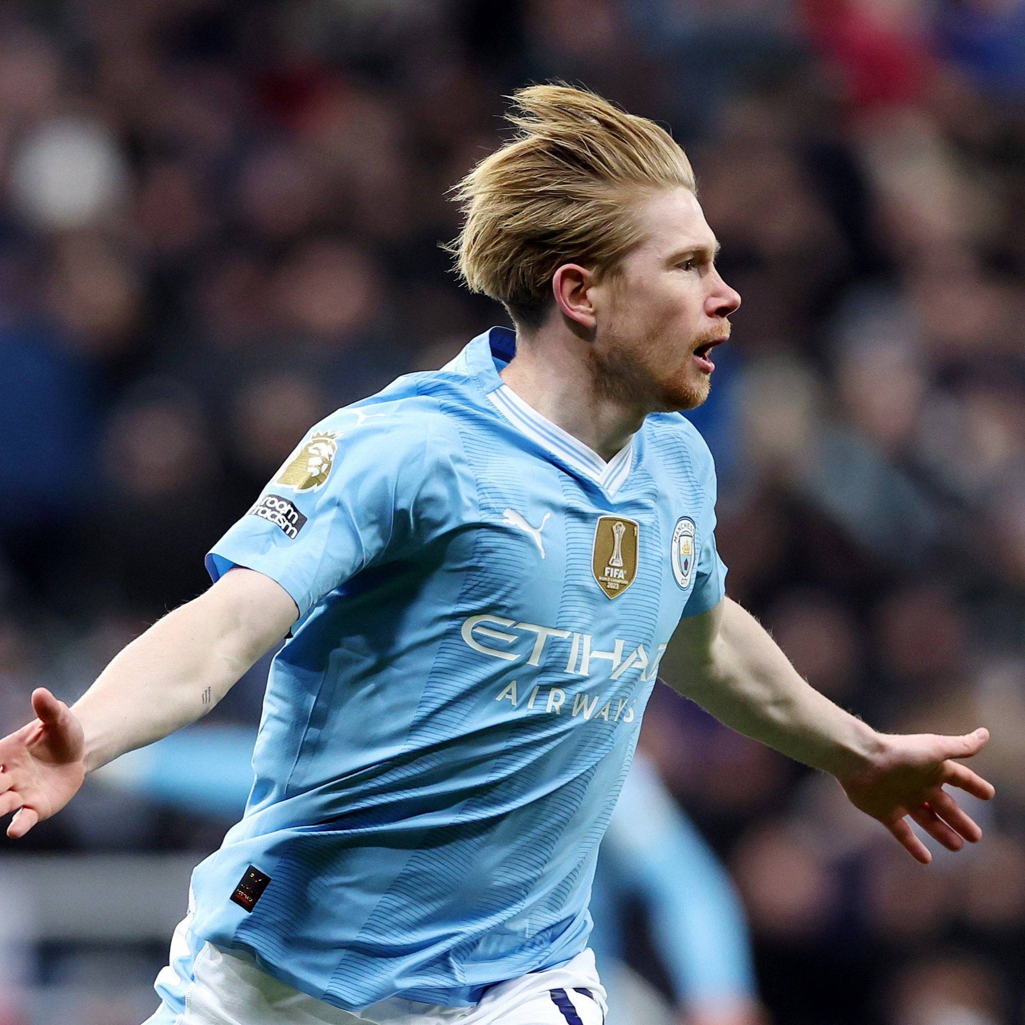 李玮锋：联赛中轴都是外援造成国足没人，这两年踢球孩子多了（李玮锋：联赛中轴被外援占据致国足用人荒，近两年踢球的孩子多了）